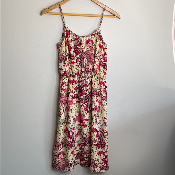 Banana Republic Dresses & Skirts - Banana Republic dress w/adjustable straps - XS